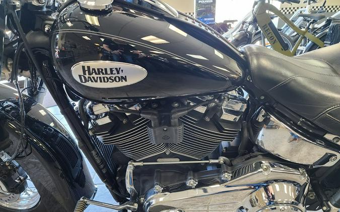 2021 Harley-Davidson® Heritage Classic FLHC