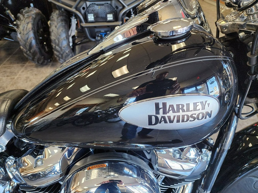 2021 Harley-Davidson® Heritage Classic FLHC