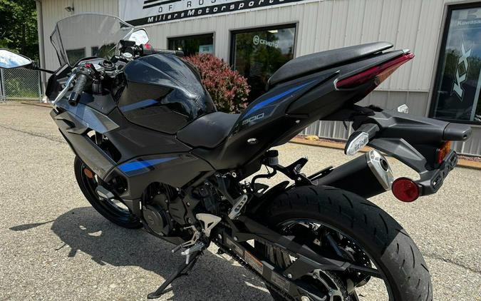 2025 Kawasaki Ninja® 500 SE ABS