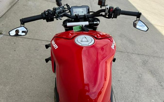 2021 Ducati Streetfighter V4 Ducati Red