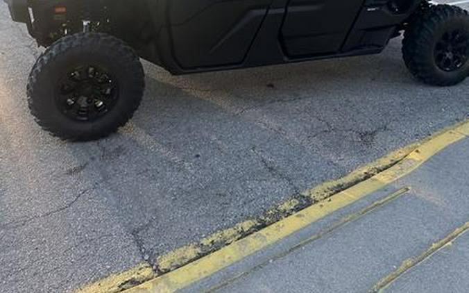 2026 Can-Am® Defender MAX XT CAB HD11 With 10.25 in.display