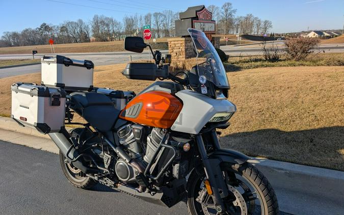 2021 Harley-Davidson® Pan America™ 1250 Special Baja Orange/Stonewashed White Pearl