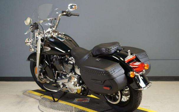 2022 Harley-Davidson® FLHCS - Heritage Classic 114