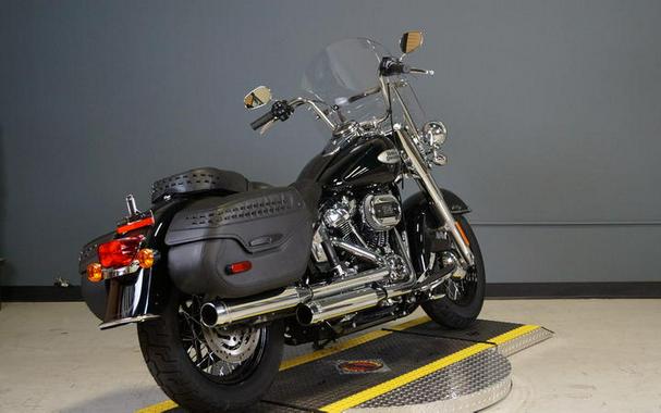 2022 Harley-Davidson® FLHCS - Heritage Classic 114