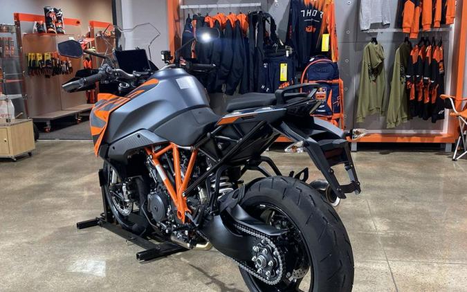 2023 KTM 1290 Super Duke GT