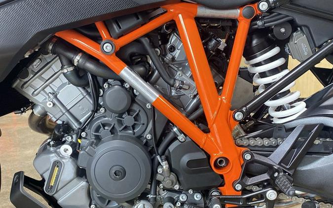 2023 KTM 1290 Super Duke GT