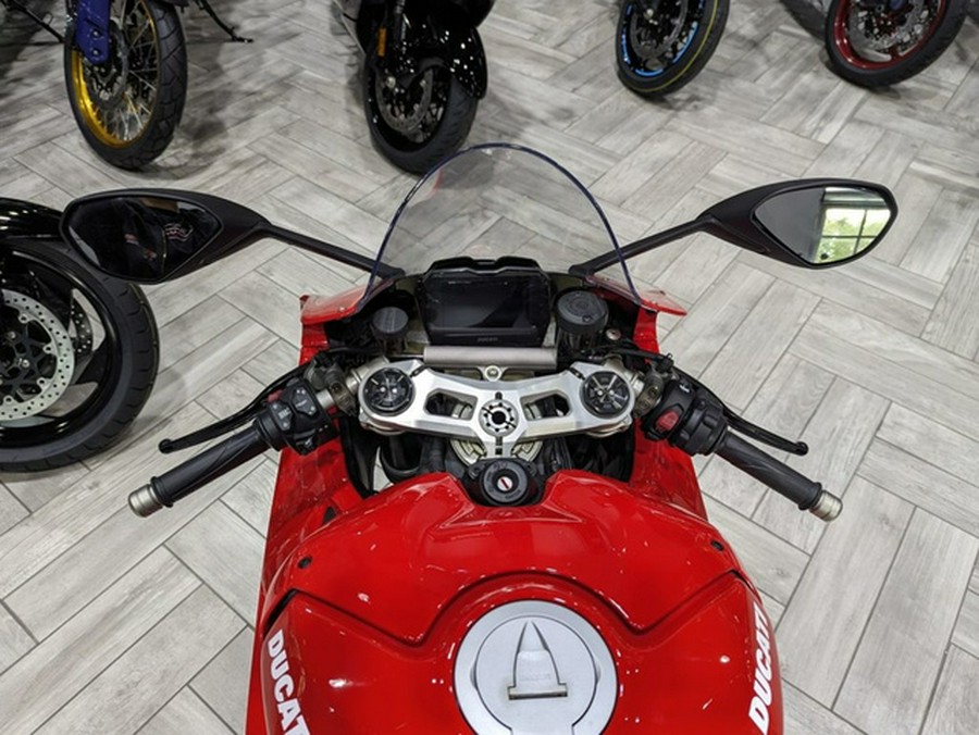2021 Ducati Panigale V4 Ducati Red