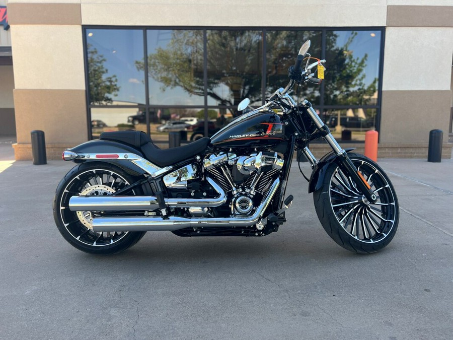 2023 Harley-Davidson® Breakout™ Black