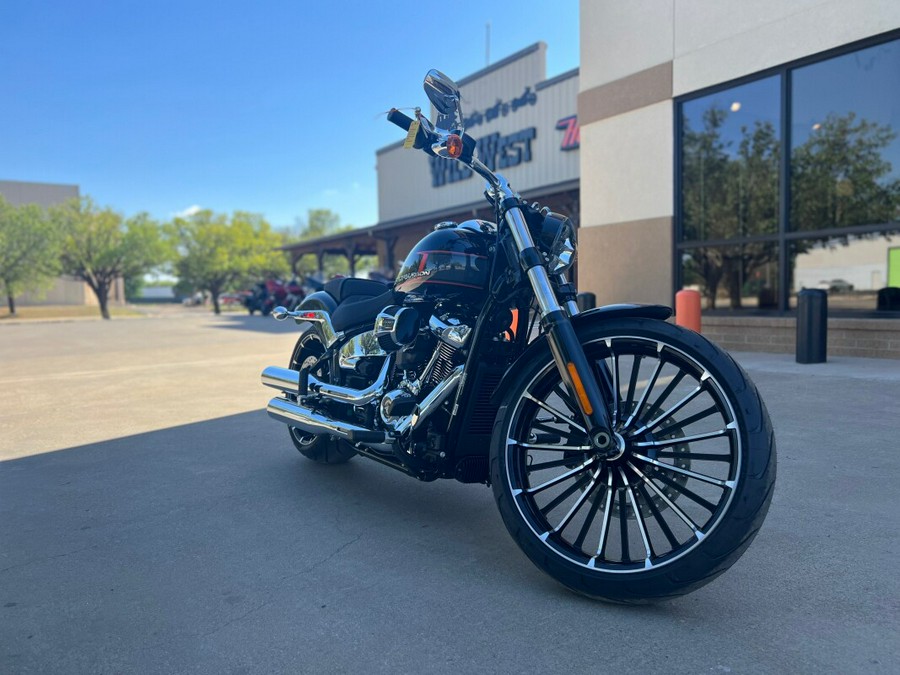 2023 Harley-Davidson® Breakout™ Black