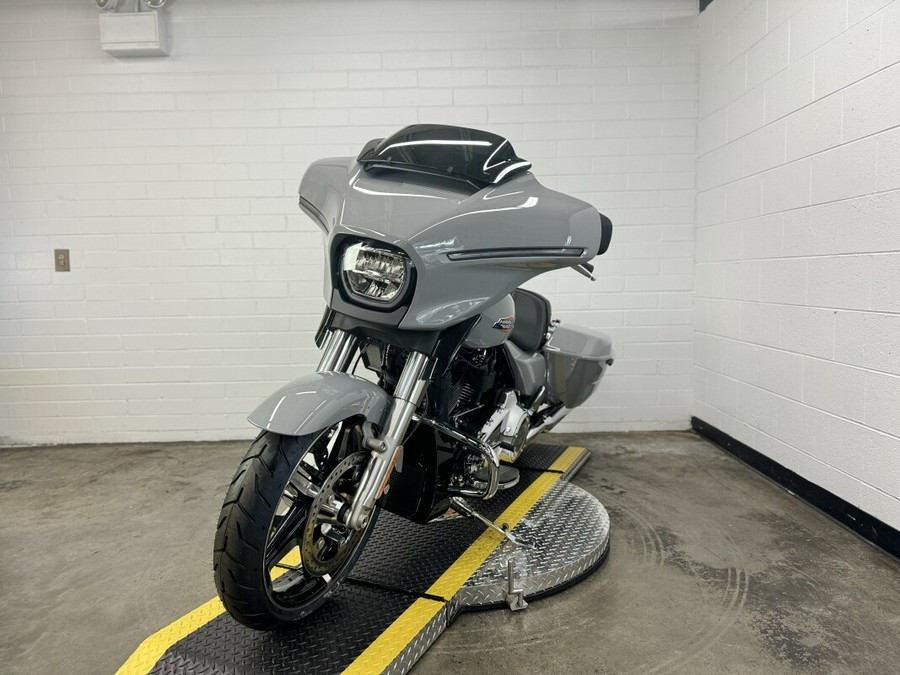 2024 Harley-Davidson Street Glide® BILLIARD GRAY