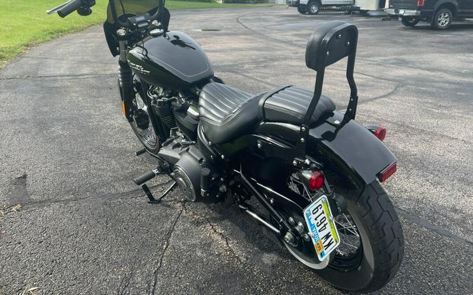 2018 Harley-Davidson Street Bob Vivid Black