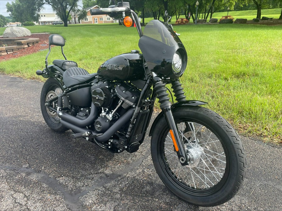 2018 Harley-Davidson Street Bob Vivid Black