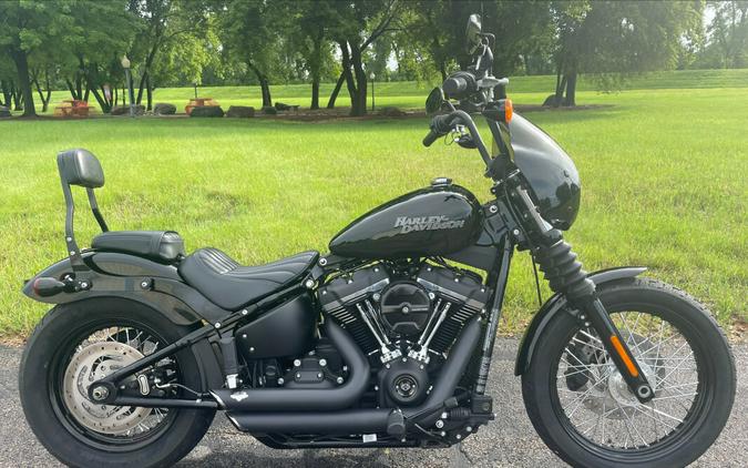 2018 Harley-Davidson Street Bob Vivid Black