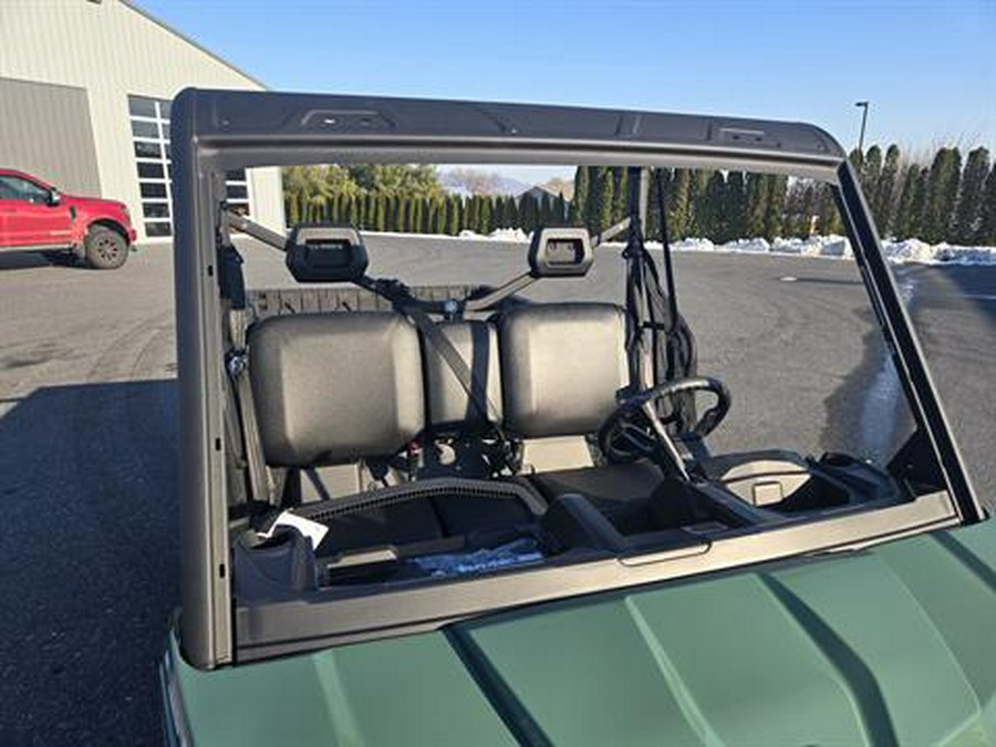 2026 Can-Am Defender 6x6 DPS