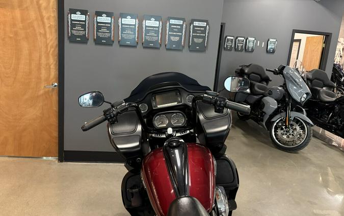 2016 Harley-Davidson® Road Glide® Ultra Two-Tone Mysterious Red Sunglo/Velocity Red Sunglo