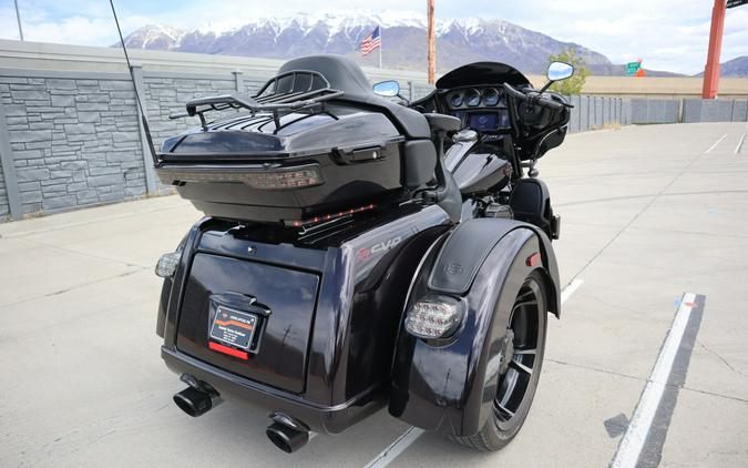 2021 Harley-Davidson CVO Tri Glide Charred Crimson