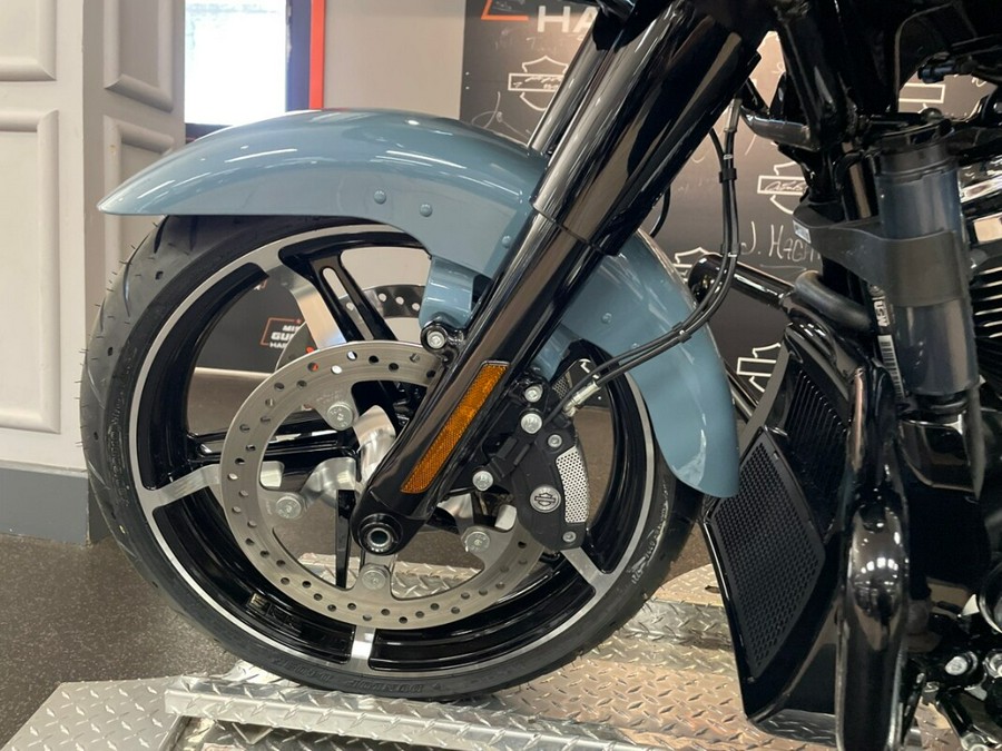 FLTRX 2024 Road Glide®