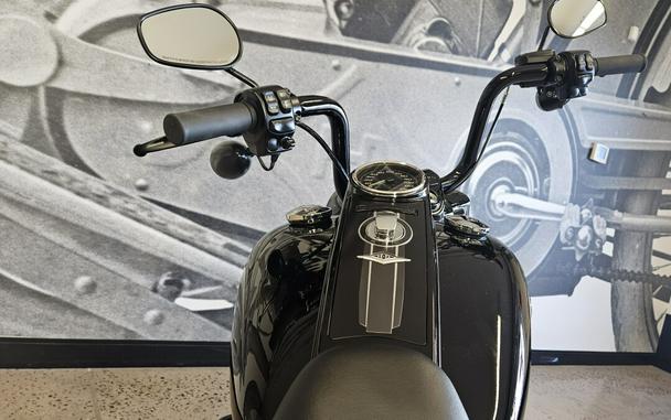 2025 Road King Special FLHRXS