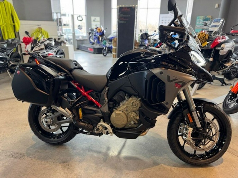 2025 DUCATI D: MULTISTRADA V4S TRAVEL & RADAR