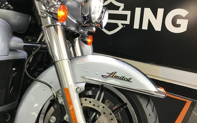 2019 Harley-Davidson® Ultra Limited Midnight Blue/Barracuda Silver