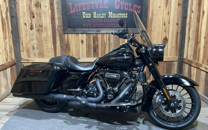 2017 Harley-Davidson® FLHRXS - Road King® Special