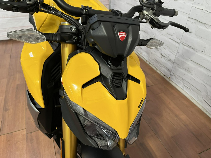 2026 Ducati STREETFIGHTER V2S GIALLO