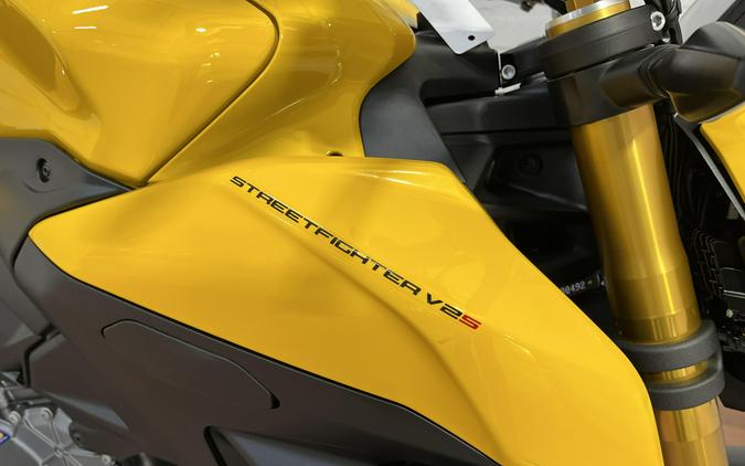 2026 Ducati STREETFIGHTER V2S GIALLO