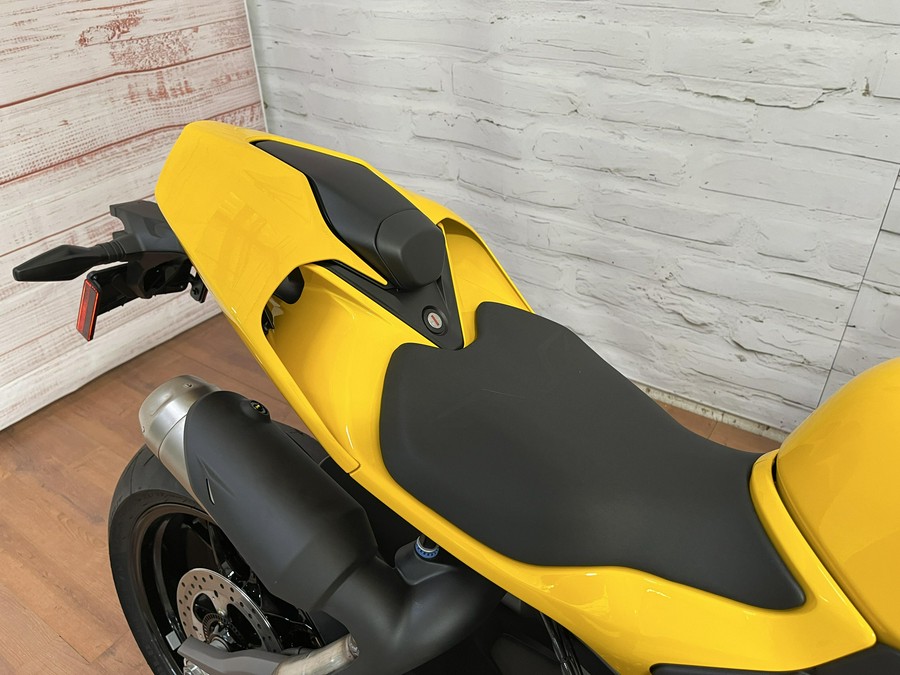 2026 Ducati STREETFIGHTER V2S GIALLO