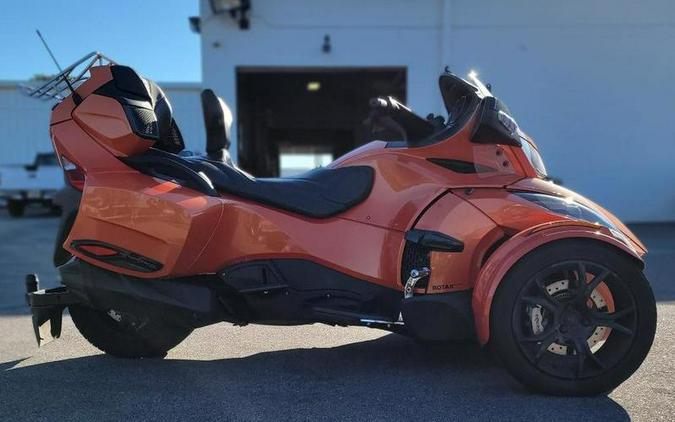 2019 Can-Am® Spyder® RT Limited Dark