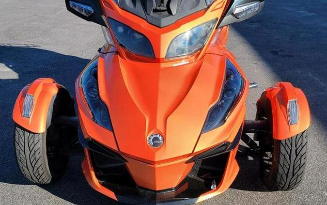 2019 Can-Am® Spyder® RT Limited Dark