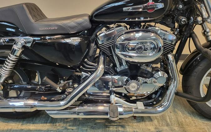 2014 Harley-Davidson 1200 Custom Vivid Black XL1200C