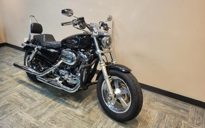 2014 Harley-Davidson 1200 Custom Vivid Black XL1200C