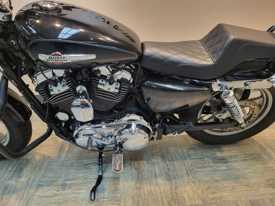 2014 Harley-Davidson 1200 Custom Vivid Black XL1200C