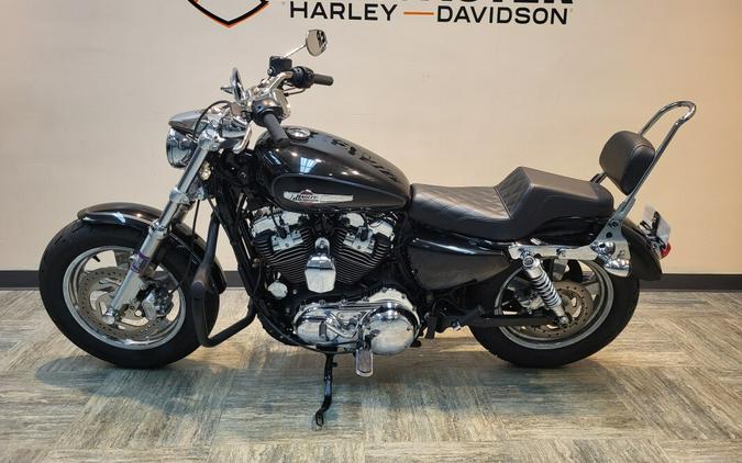 2014 Harley-Davidson 1200 Custom Vivid Black XL1200C