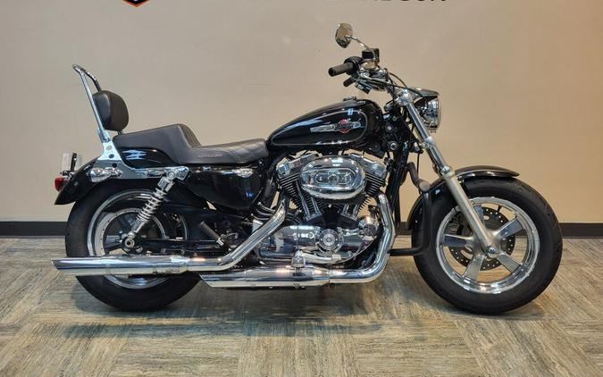 2014 Harley-Davidson 1200 Custom Vivid Black XL1200C