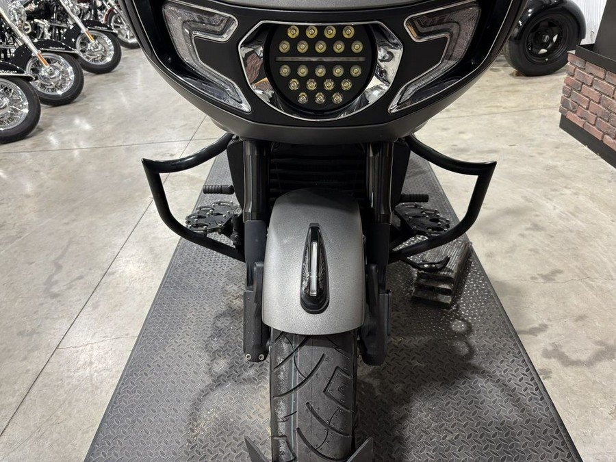 2022 Indian Motorcycle® Challenger® Titanium Smoke