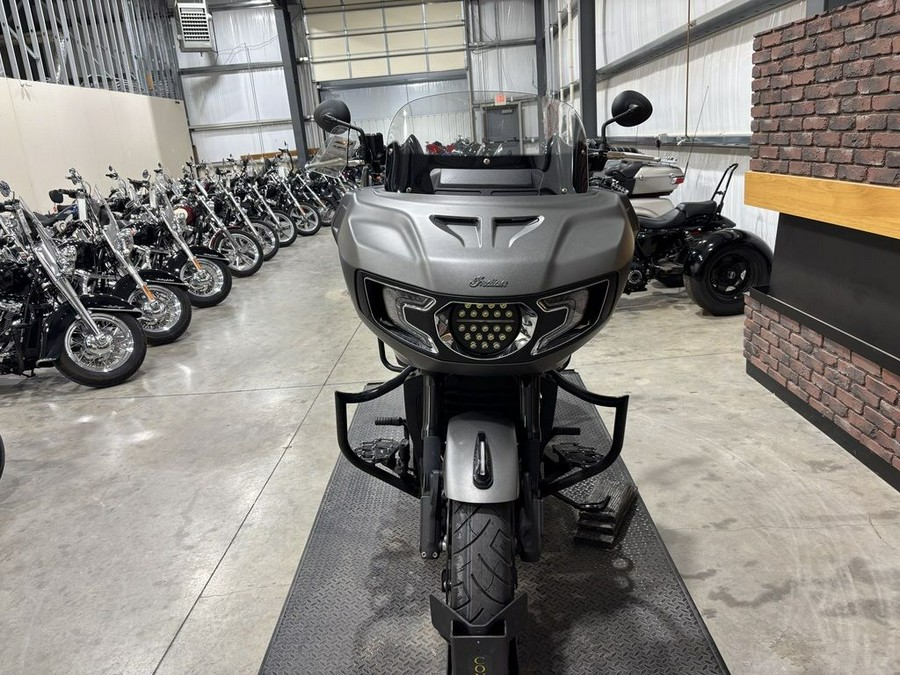2022 Indian Motorcycle® Challenger® Titanium Smoke