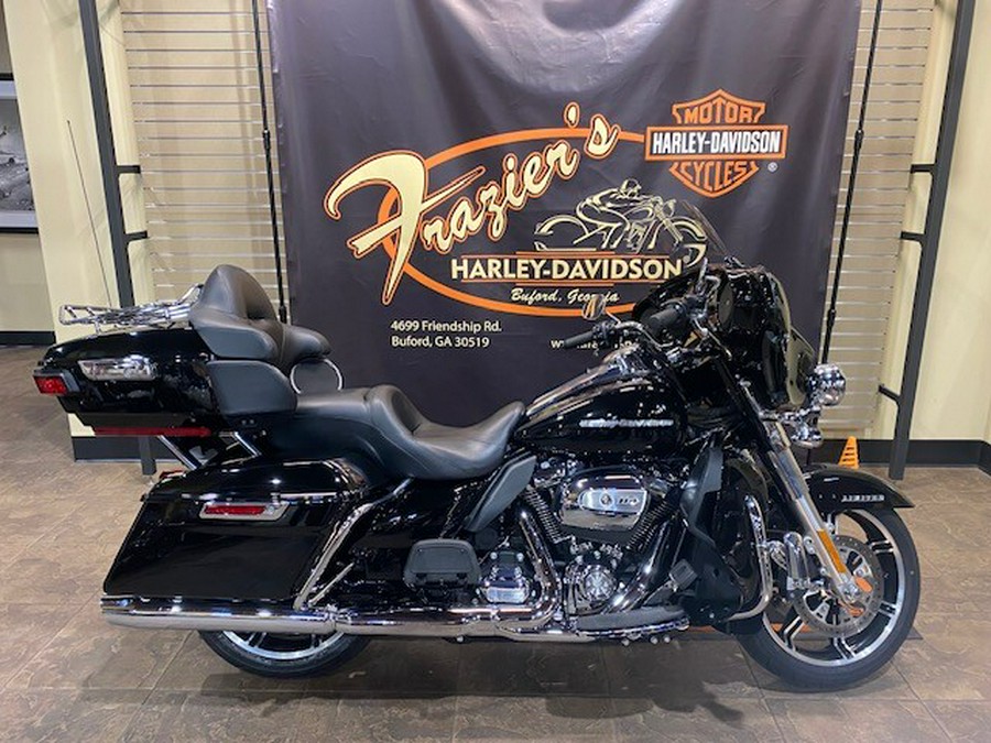 2021 Harley-Davidson® Ultra Limited Vivid Black - Black Finish