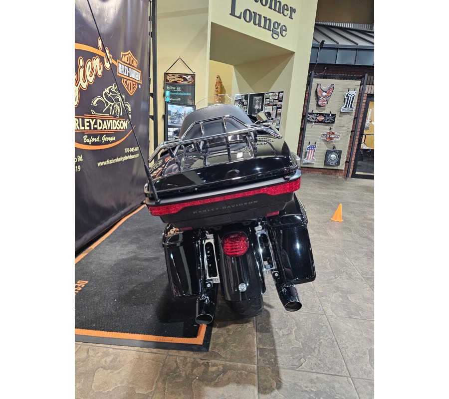 2021 Harley-Davidson® Ultra Limited Vivid Black - Black Finish