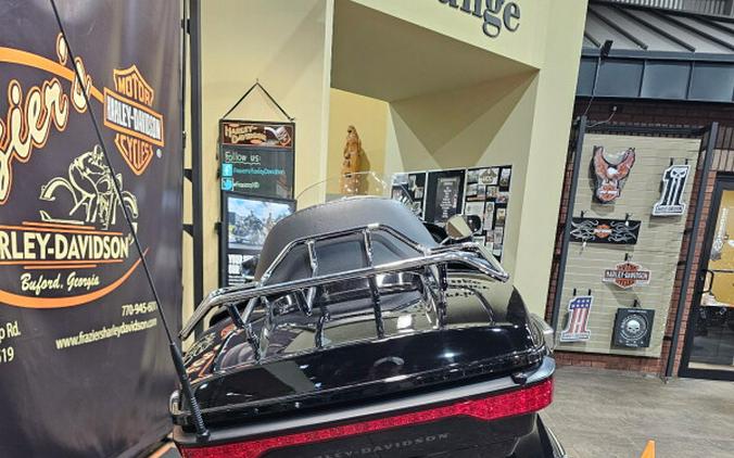 2021 Harley-Davidson® Ultra Limited Vivid Black - Black Finish