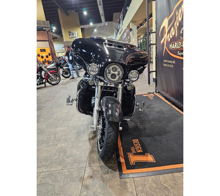 2021 Harley-Davidson® Ultra Limited Vivid Black - Black Finish