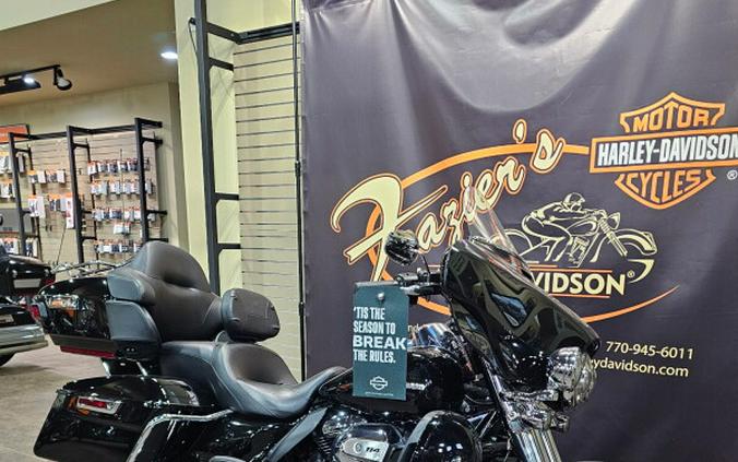 2021 Harley-Davidson® Ultra Limited Vivid Black - Black Finish
