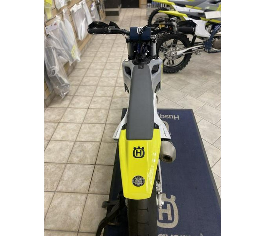 2023 Husqvarna® FS 450