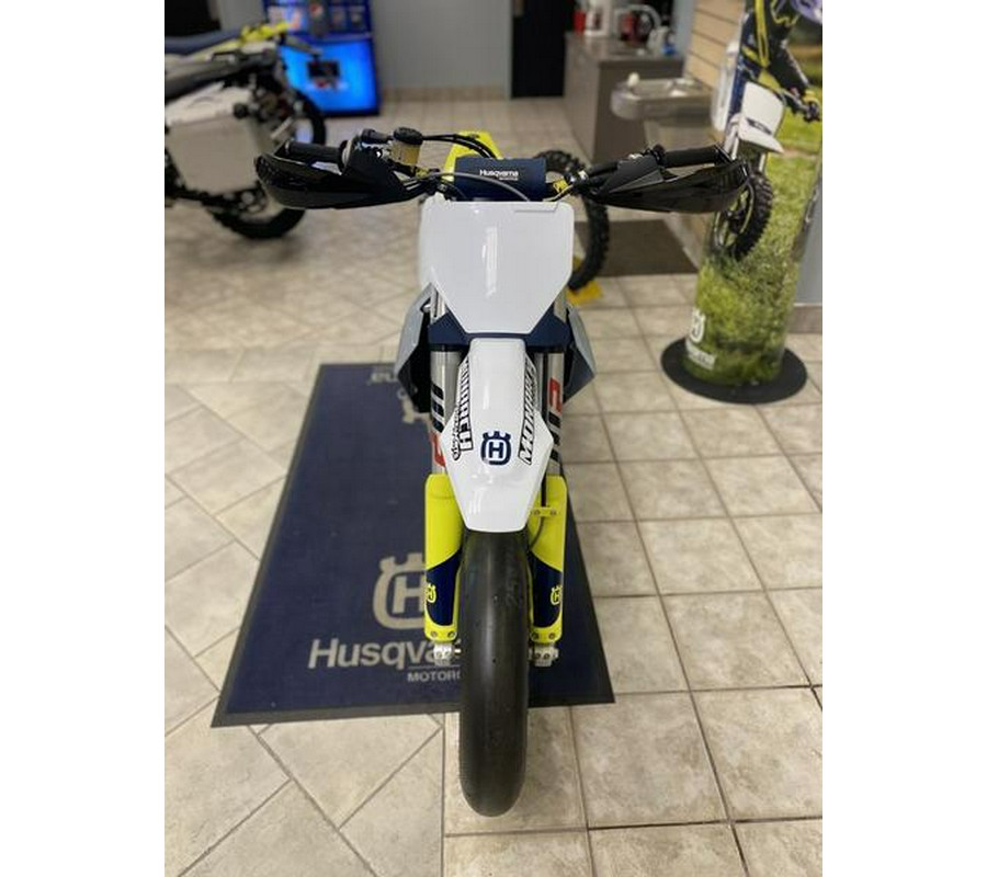 2023 Husqvarna® FS 450