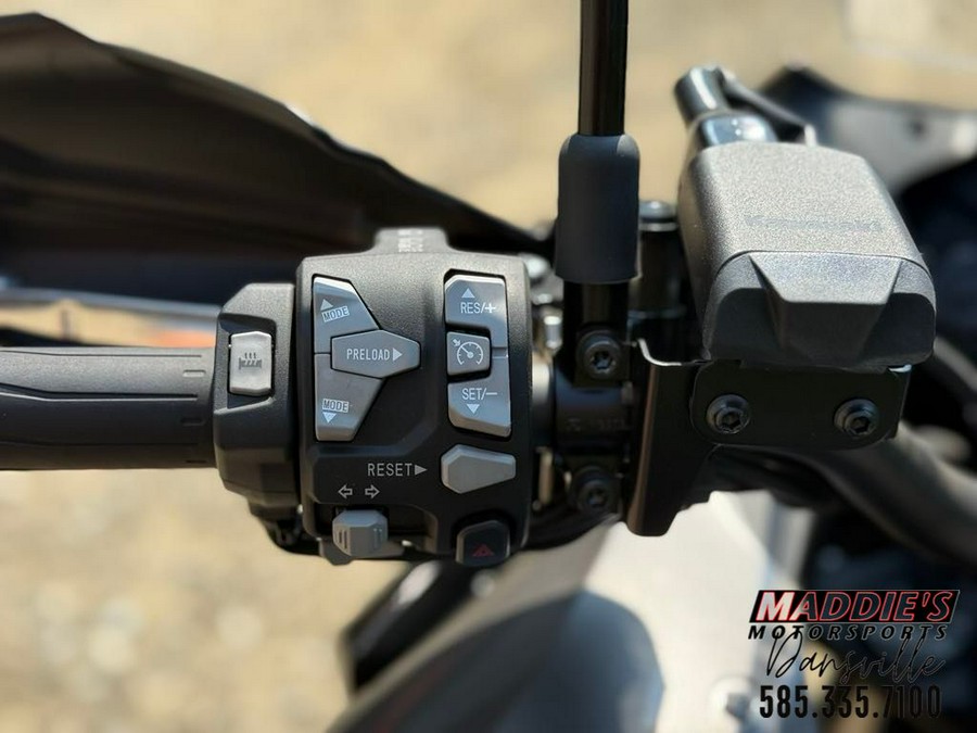 2025 Kawasaki Versys 1100 SE LT ABS