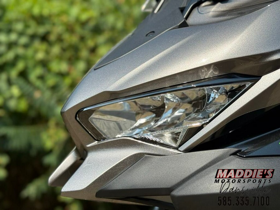 2025 Kawasaki Versys 1100 SE LT ABS