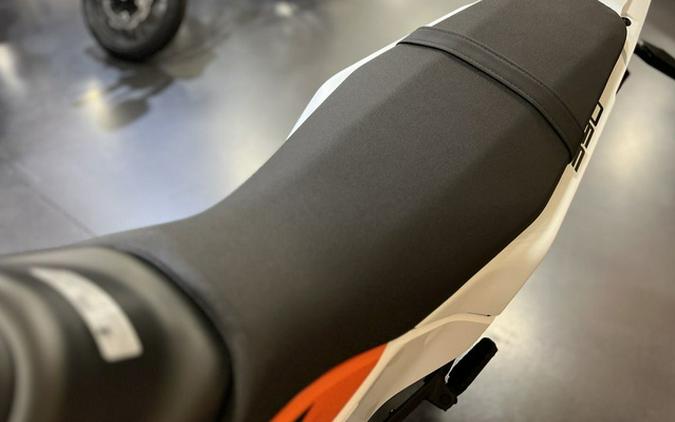 2026 KTM Enduro 390 R