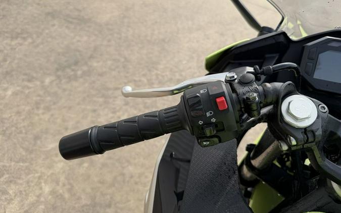 2026 Kawasaki Ninja 500 ABS Metallic Yellowish Green/Ebony