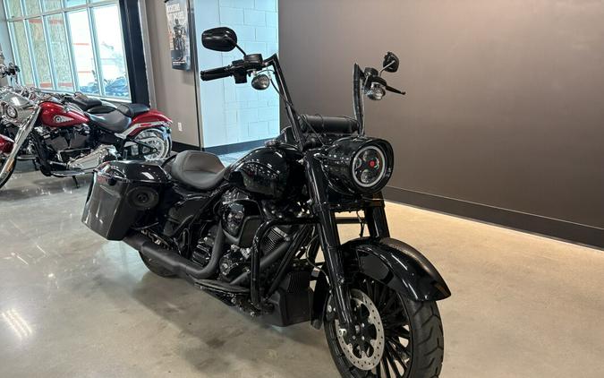 2018 Harley-Davidson® Road King® Special Vivid Black