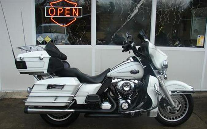 2012 Harley-Davidson FLHTCU Electra Glide Classic